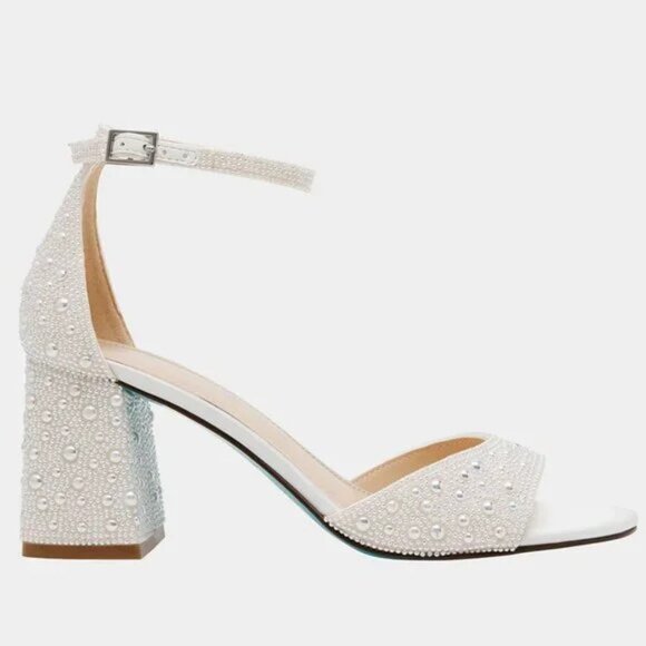 Betsey Johnson KAMI Pearl Block Heel - Picture 2 of 6